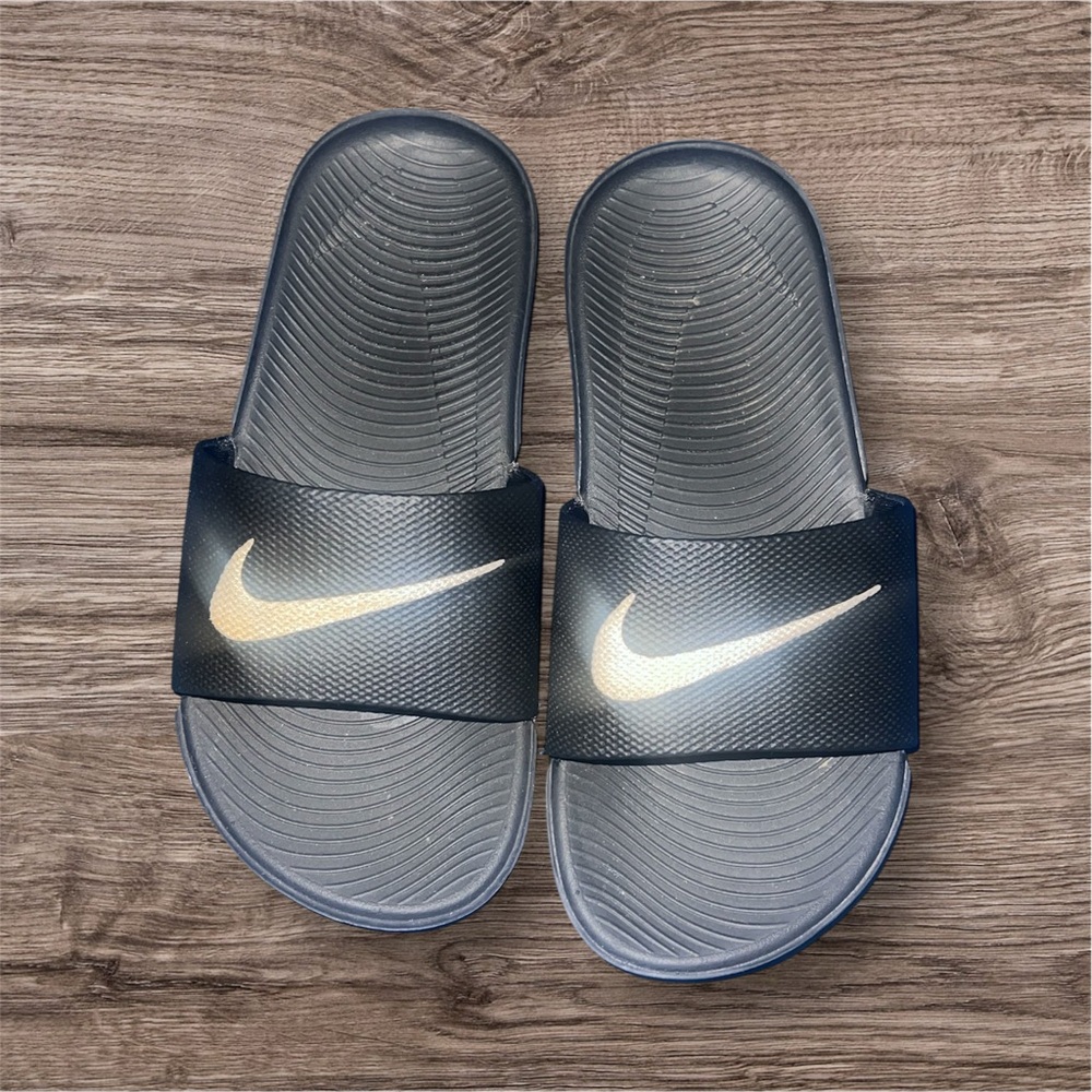 Nike slides